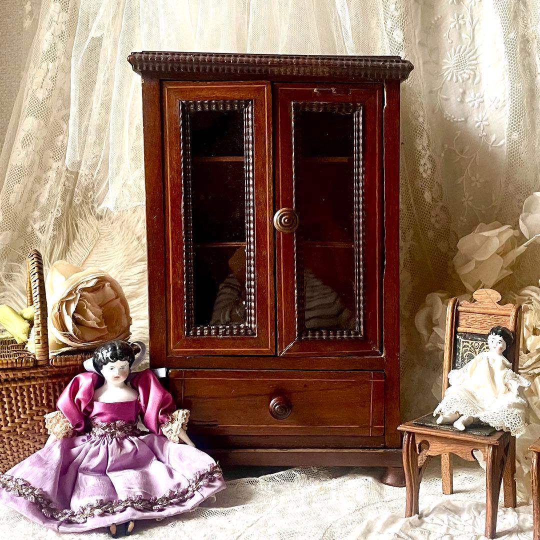 ドールキャビネット　フランスアンティーク　カップボード　ディネット　引き出し付き
