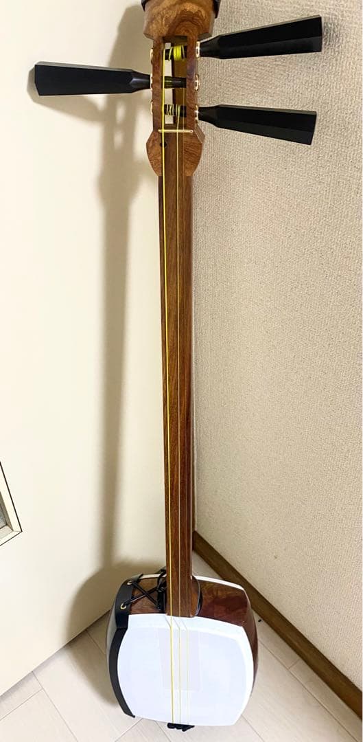 津軽三味線本体 ケース付き