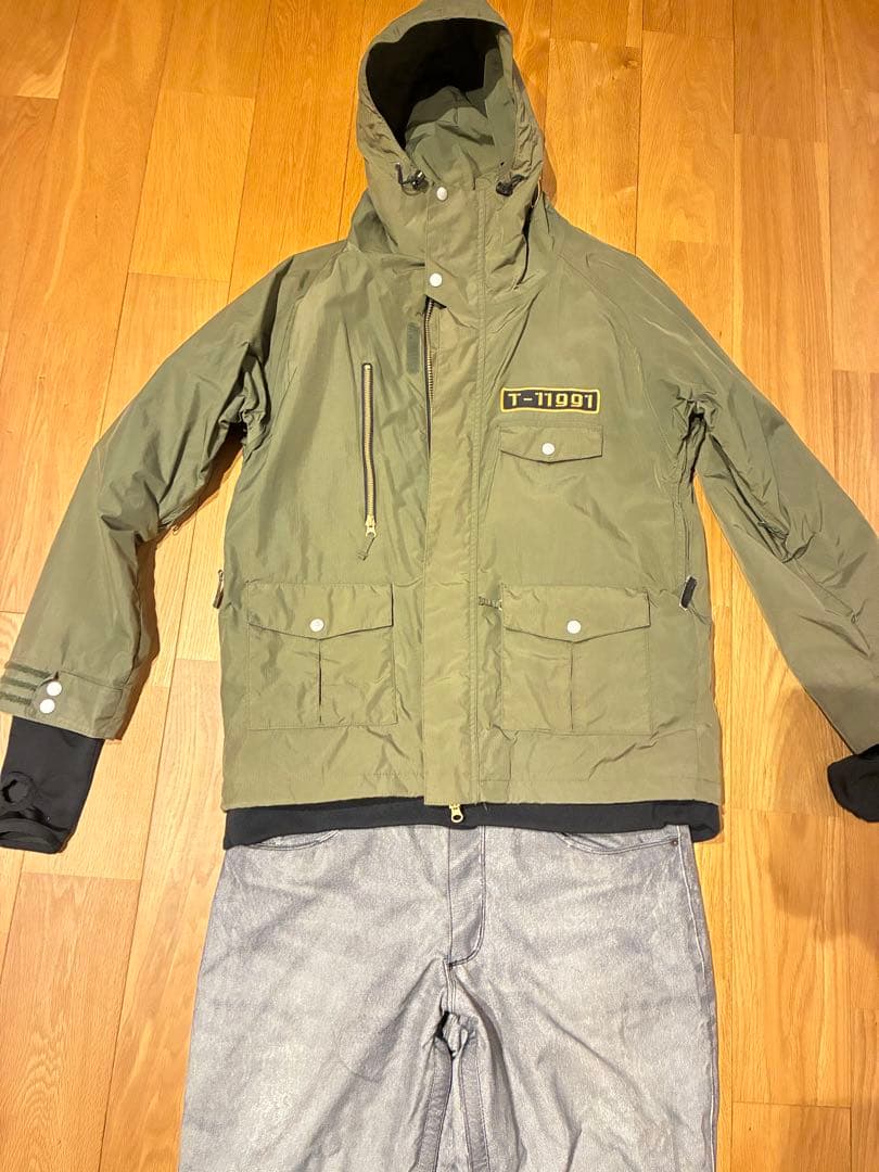 BURTONアナロググラベルパンツ&GUSHウェアセット