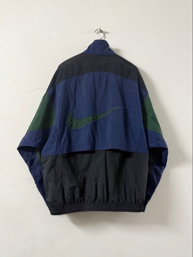 ナイキ　　NIKE ナイロン　トラックスーツ