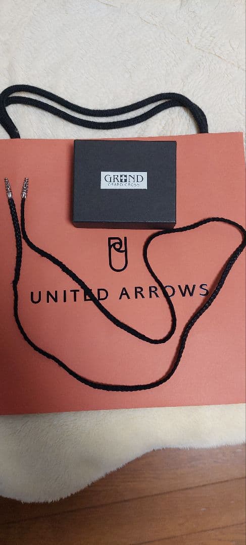 CHROME HEARTSスクロールチップレザーブレイド