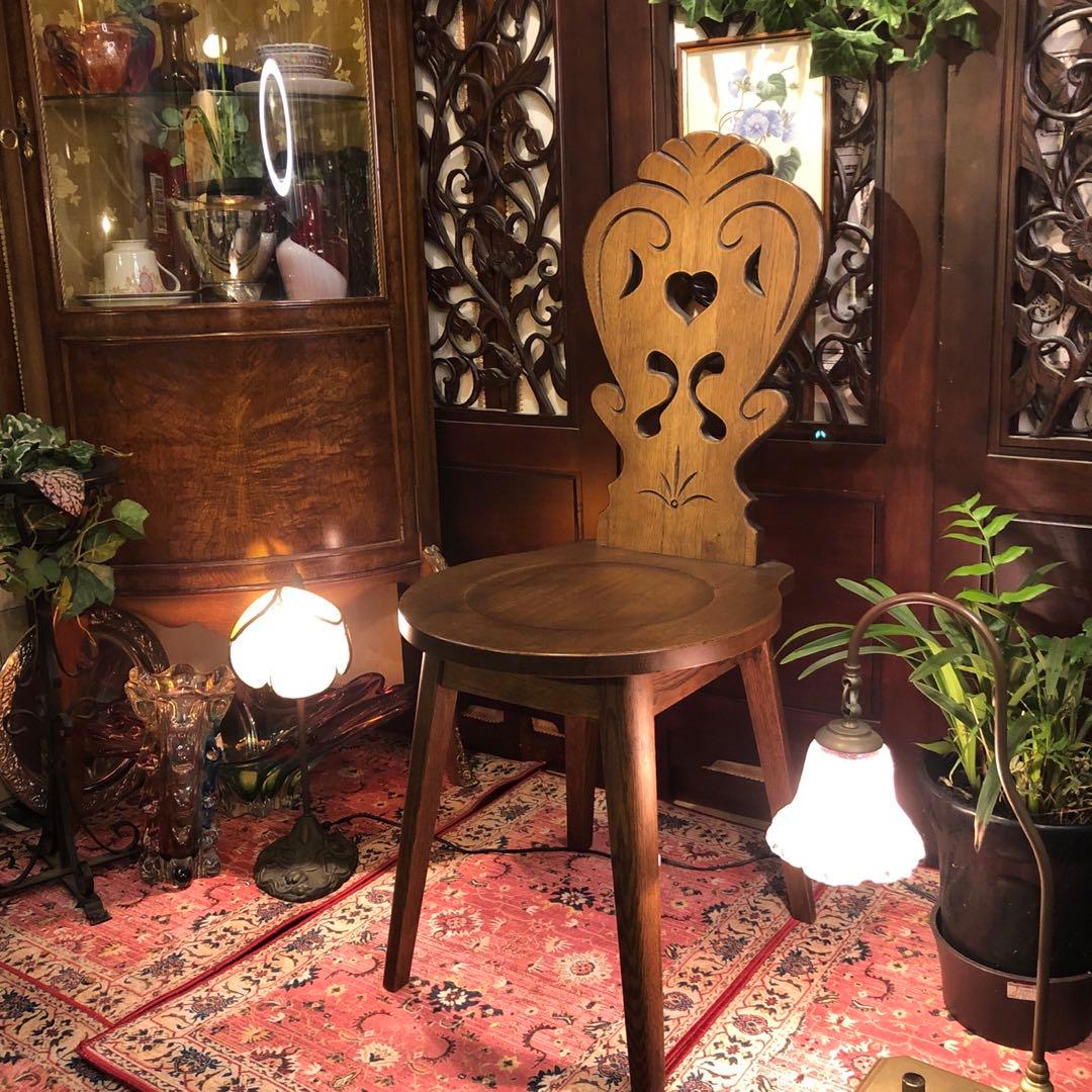 ローズ２脚　ブリティッシュアンティークST ハートくり抜き　板座チェア