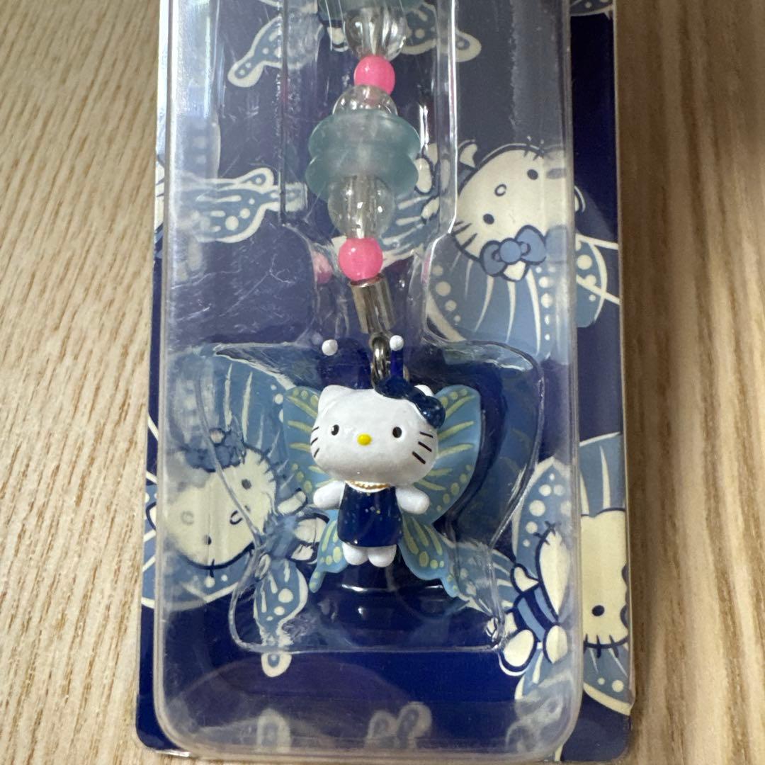 101 ハローキティ 蓄光 バタフライ 蝶 ストラップ 新品