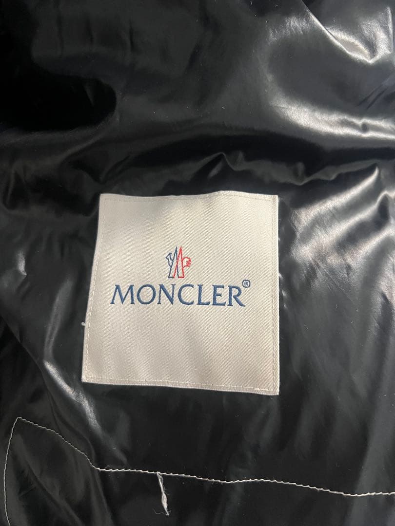 モンクレール・GESSE ワッペン フード付 ダウンジャケット - メルカリ