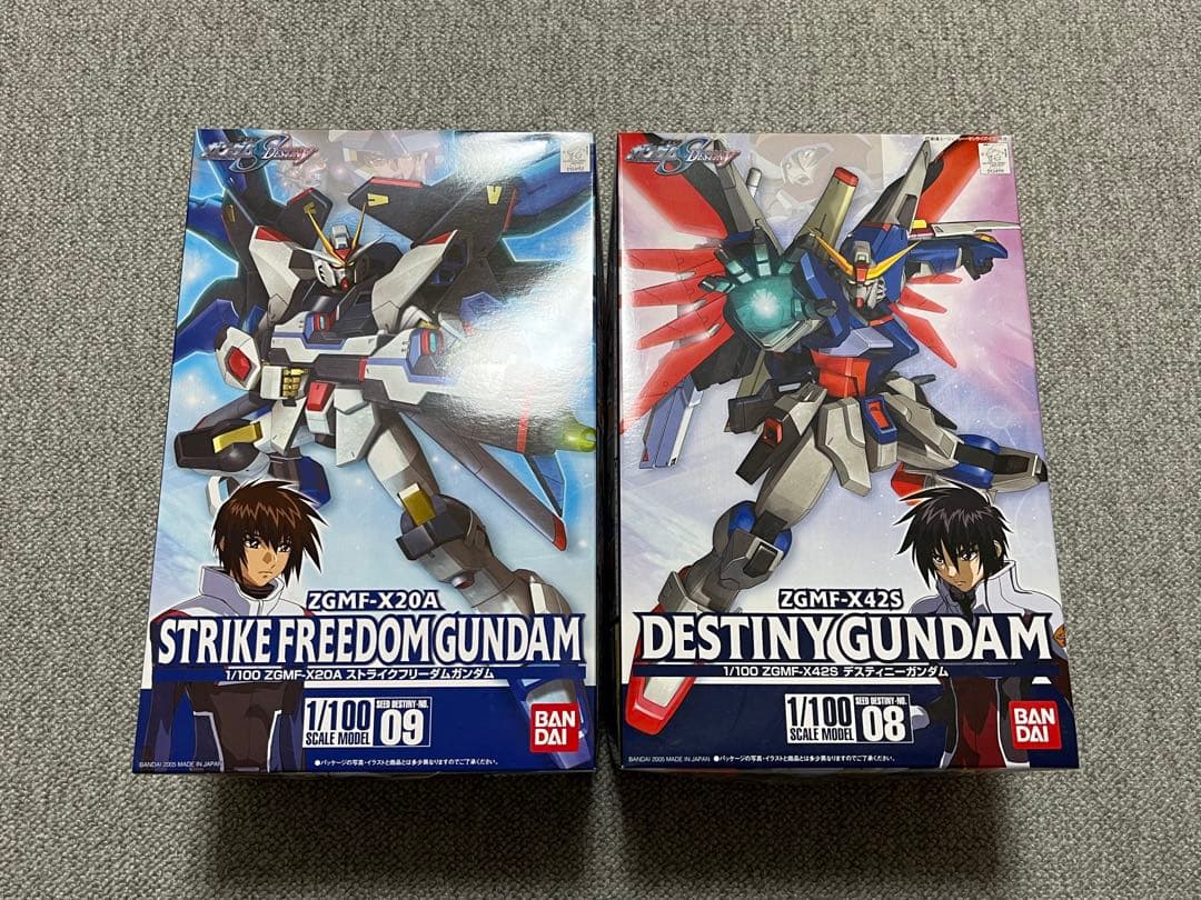 未組立 1/100 ストライクフリーダム + デスティニーガンダム 初回特典付き