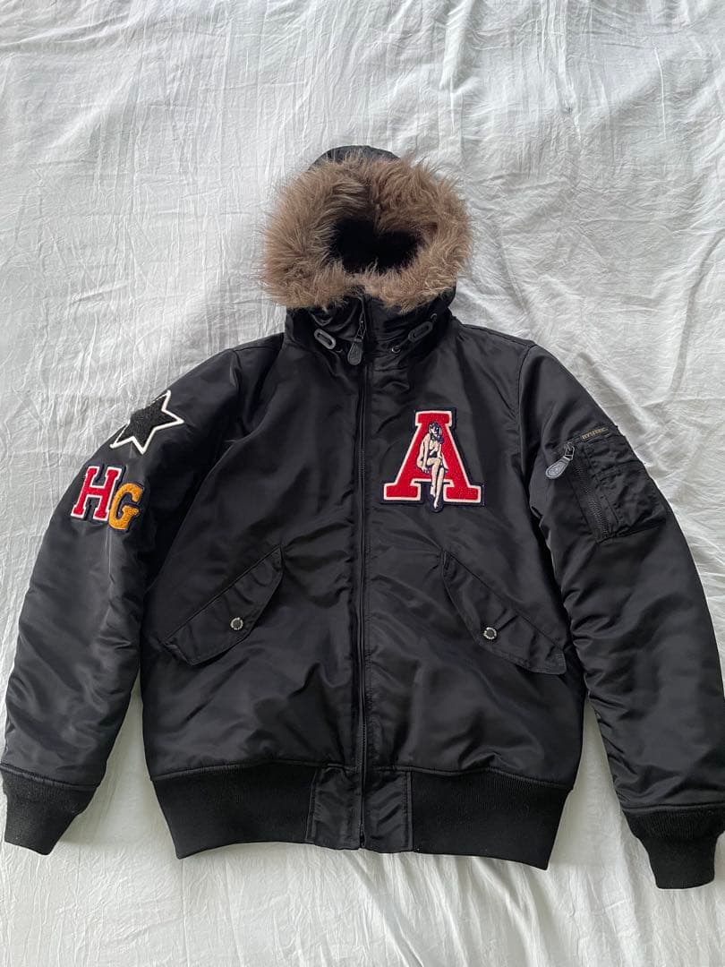 ヒステリックグラマーダウン プリマロフト　Mサイズ