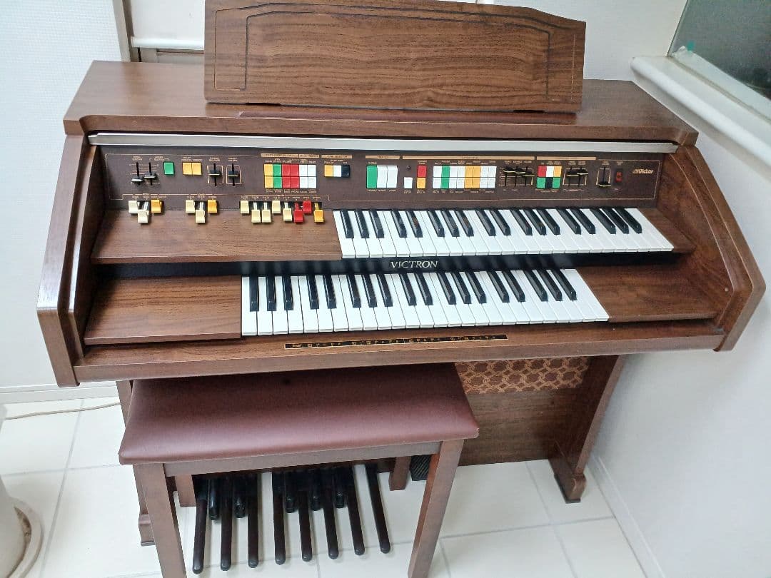 エレクトン(ビクトロン)　victor(椅子は別出展になってます)　三重県に取