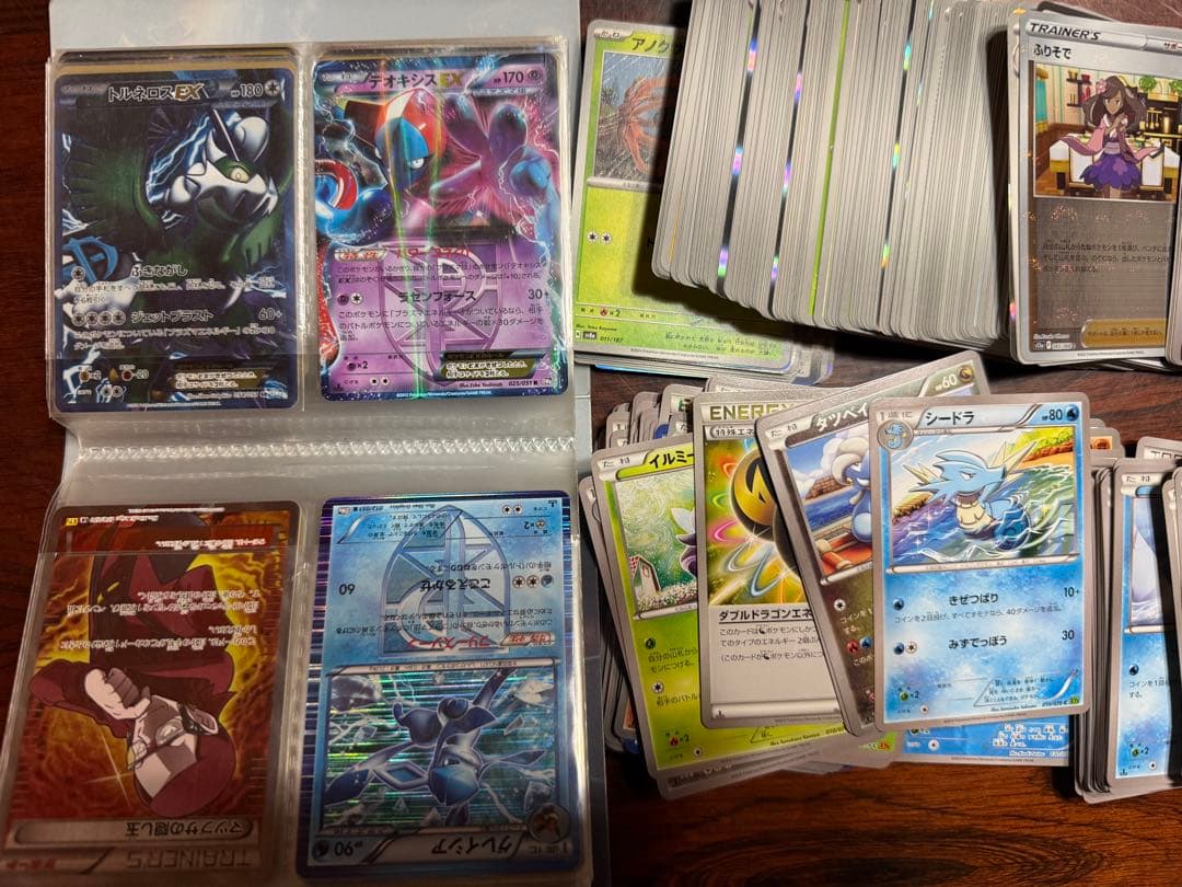 実家のポケモンカードセットとパック多数