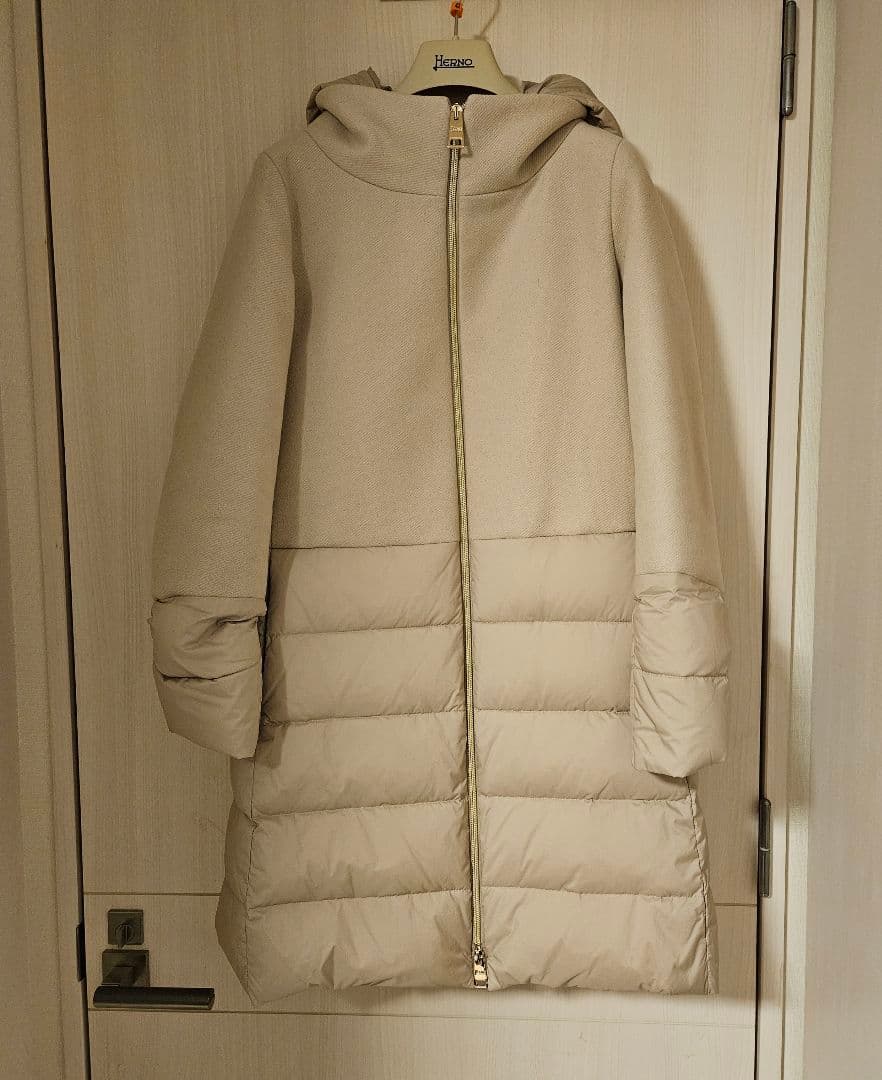 HERNO ヘルノ ウール×ナイロン 異素材切替ダウンコート アイボリー 42