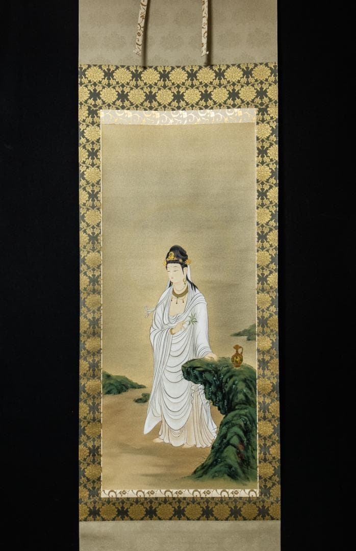掛軸-1462　国井幸雪　白衣観音　共箱　二重箱 掛軸-1462 国井幸雪 白衣観音 共箱 二重箱 - メルカリ