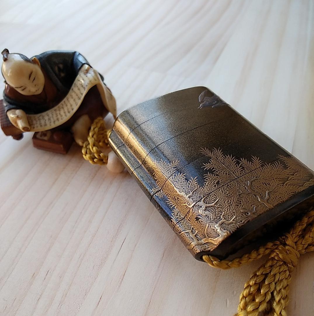 春井恒眠作　紀伊高野山玉川蒔絵印籠　人物根付