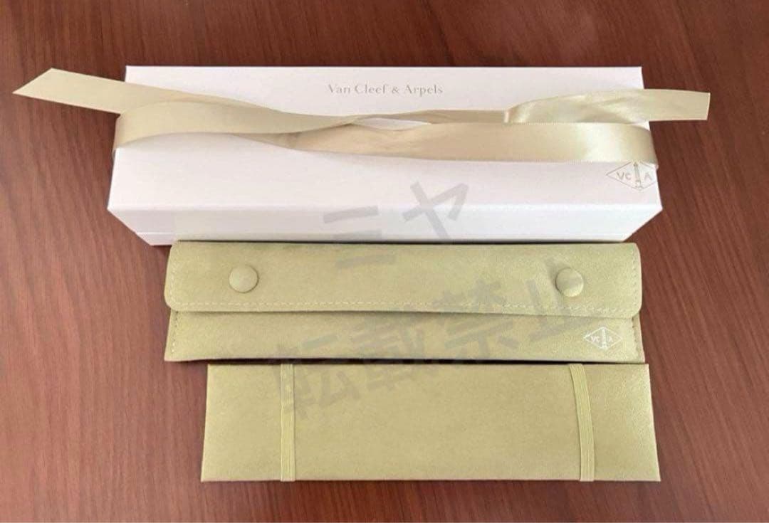 【美品】Van Cleef & Arpels、ポーチ、リボン付き　空箱