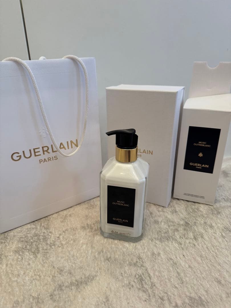 GUERLAIN ボディローション 300ml