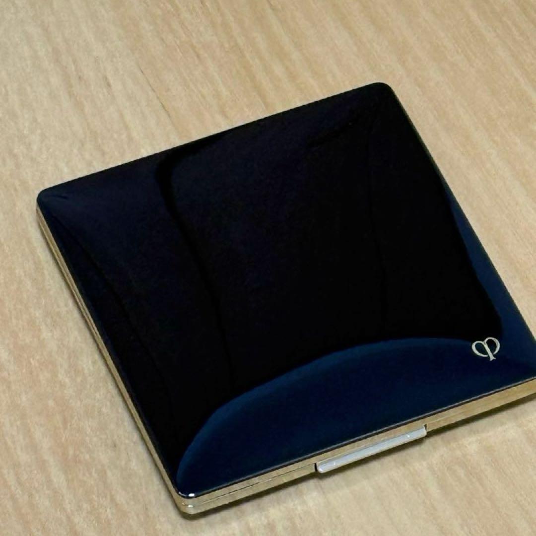 未使用　クレドポーボーテプードルコンパクトエサンシエルn （エレガントスリム）