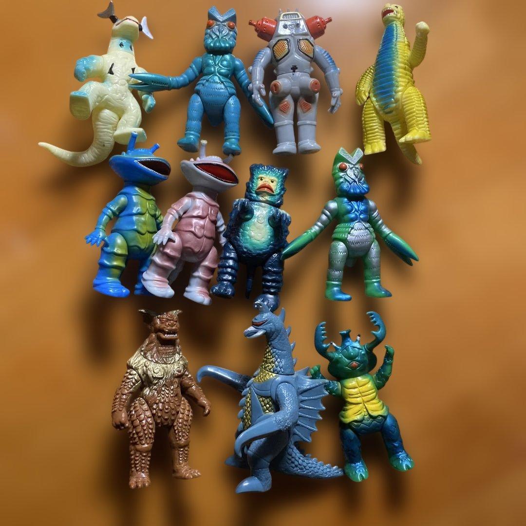 ウルトラマン怪獣ソフビミニフィギュア11点カネゴンガラモンブルマァク