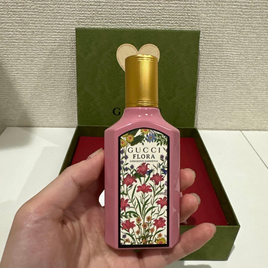 GUCCI FLORA 香水 ピンク