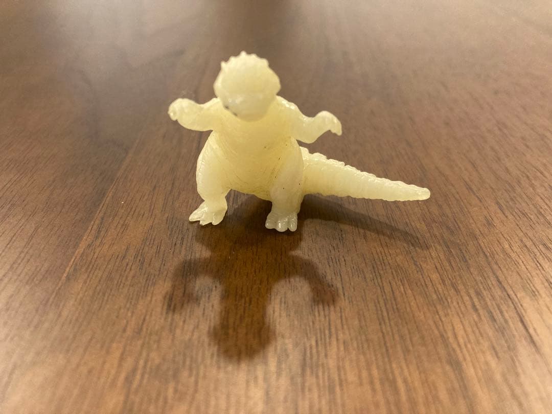 ゴジラ　消しゴム　光る　蛍光　ミニラ　ゴジラ　怪獣