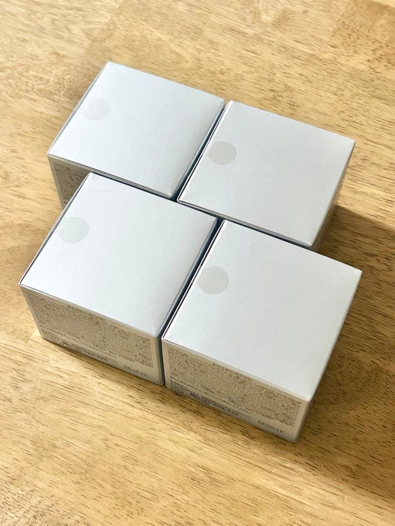 《新品＊未開封》パーフェクトワン薬用ホワイトニングジェル75g×4個セット