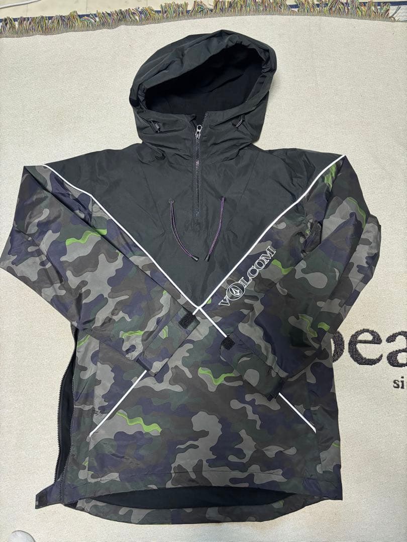 VOLCOM カモフラージュ スノーボードウェア M