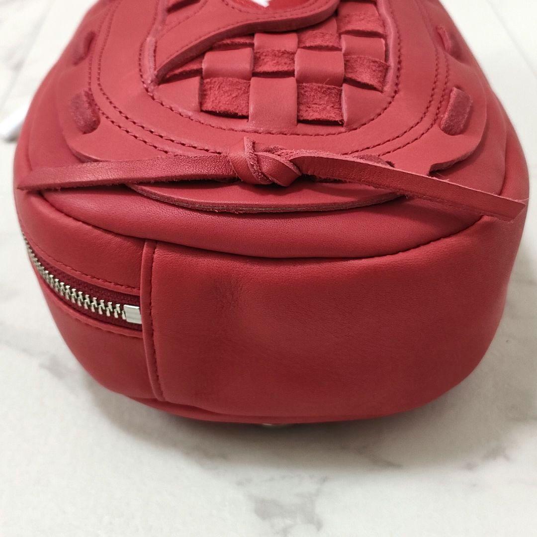 新品タグ付】TRION THE GLOVE ボディバッグ グラブレザー レッド