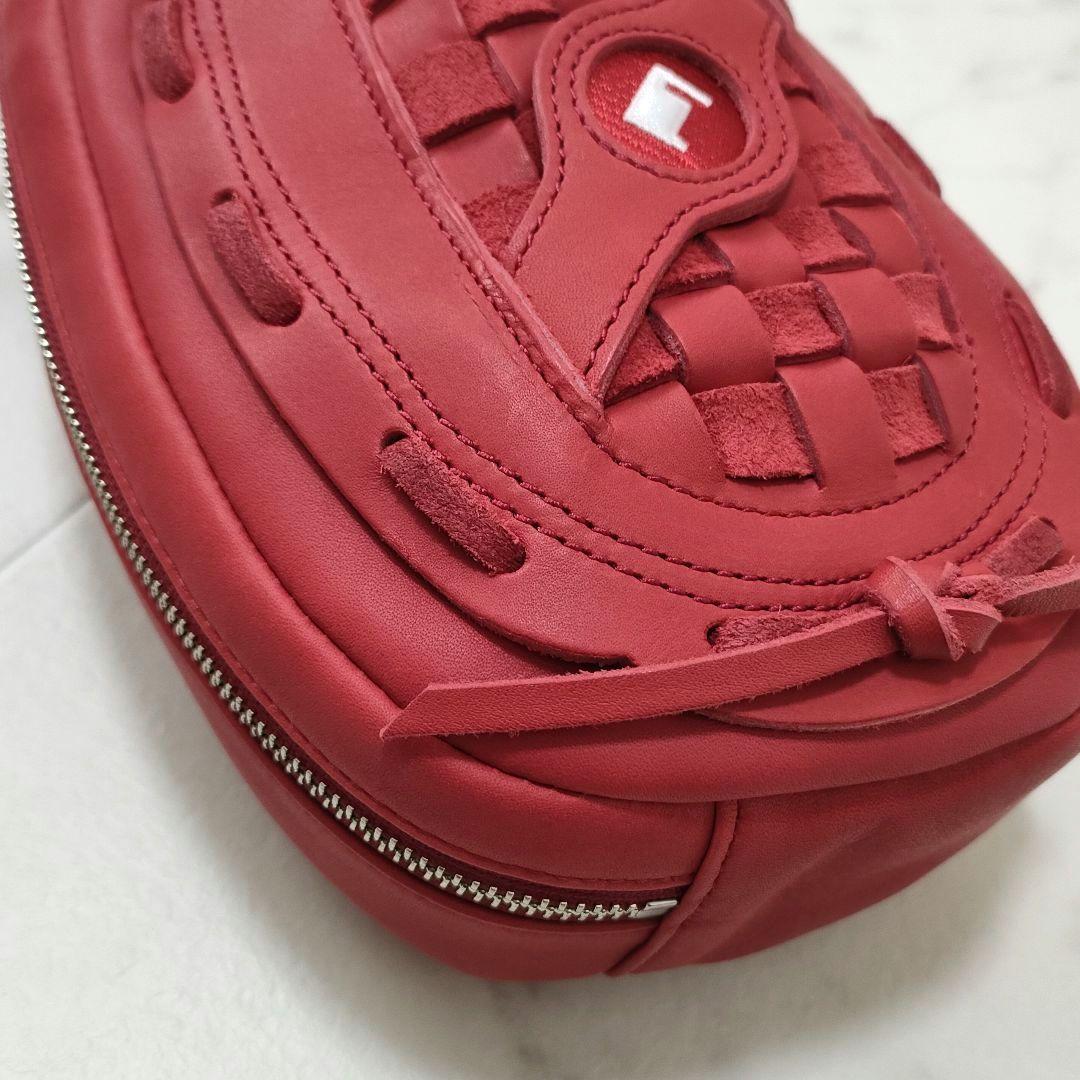 新品タグ付】TRION THE GLOVE ボディバッグ グラブレザー レッド
