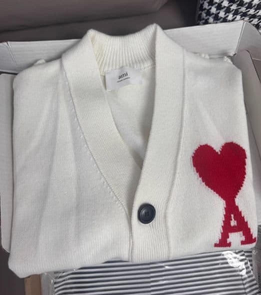 AMI PARIS ハート刺繍 セーター ニット 男女兼用 S - メルカリ