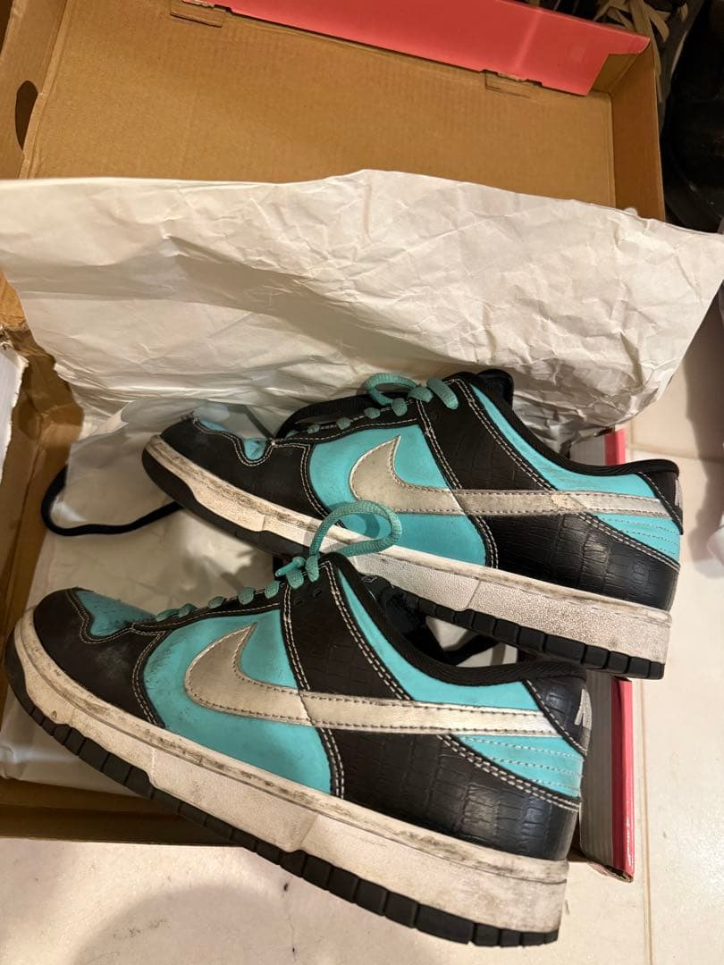 靴 NIKE DUNK Low SB x Diamond Tiffany