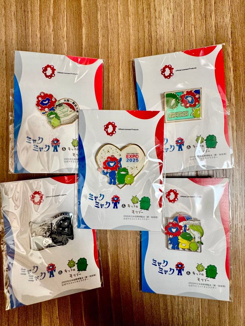 ミャクミャク&モリゾー•キッコロコラボ！ピンバッジ 5個セット - メルカリ