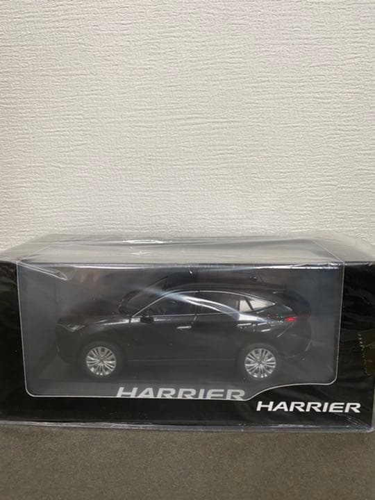 トヨタ ハリアー 非売品ミニカー ケース付き 送料込み トヨタ 新型 ハリアー 1/30 HARRIER 現行 カラーサンプル