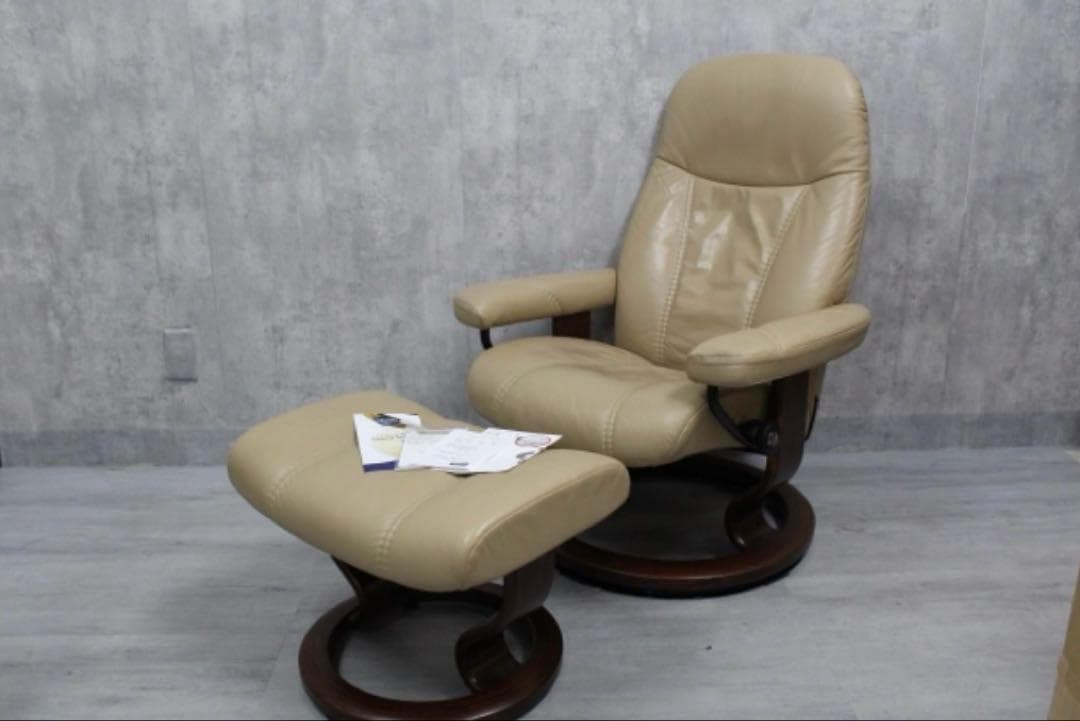 Stressless ベージュ リクライニングチェア　本革