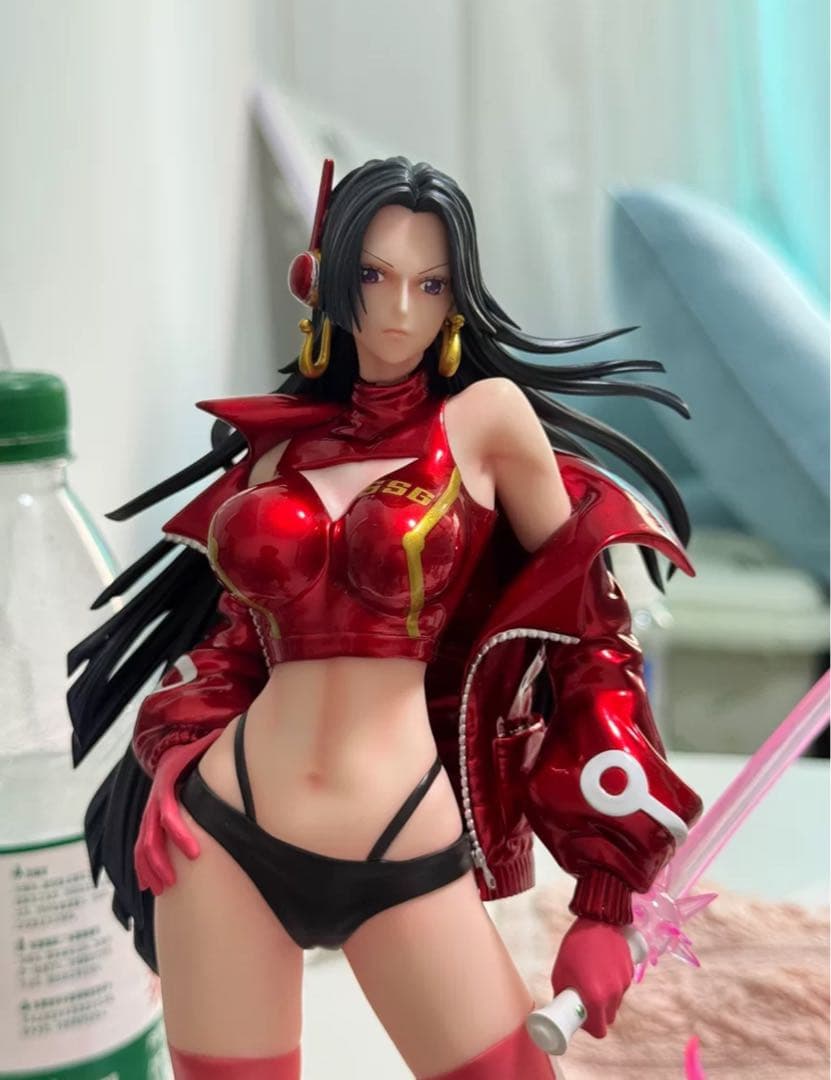 ワンピース ボア・ ハンコック 【エッグヘッド赤服】 ガレージキット