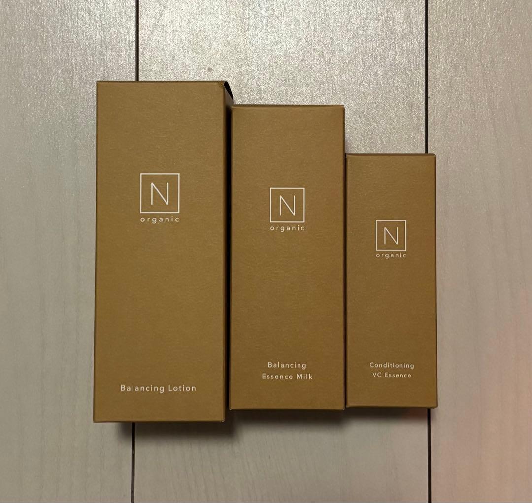 Nオーガニック バランシングローション、エッセンスミルク、VCエッセンス