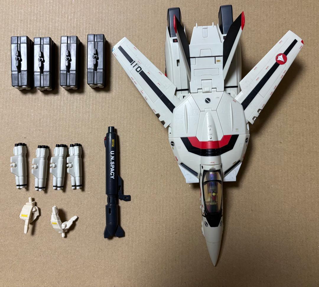 やまと　1/60 完全変形　VF-1A バルキリー 一条機　マクロス やまと VF-1A バルキリー 一条機 マクロス 完全変形シリーズ 完成品