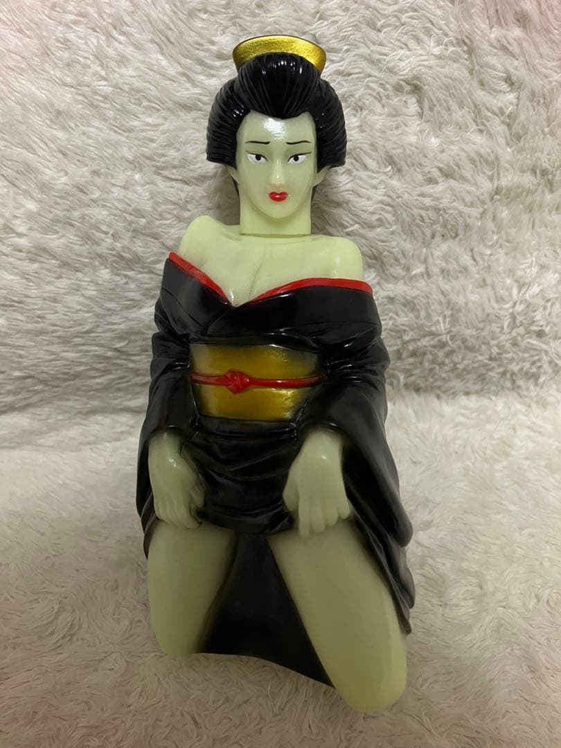 ピンクトイズ ろくろ首 蓄光 ソフビ