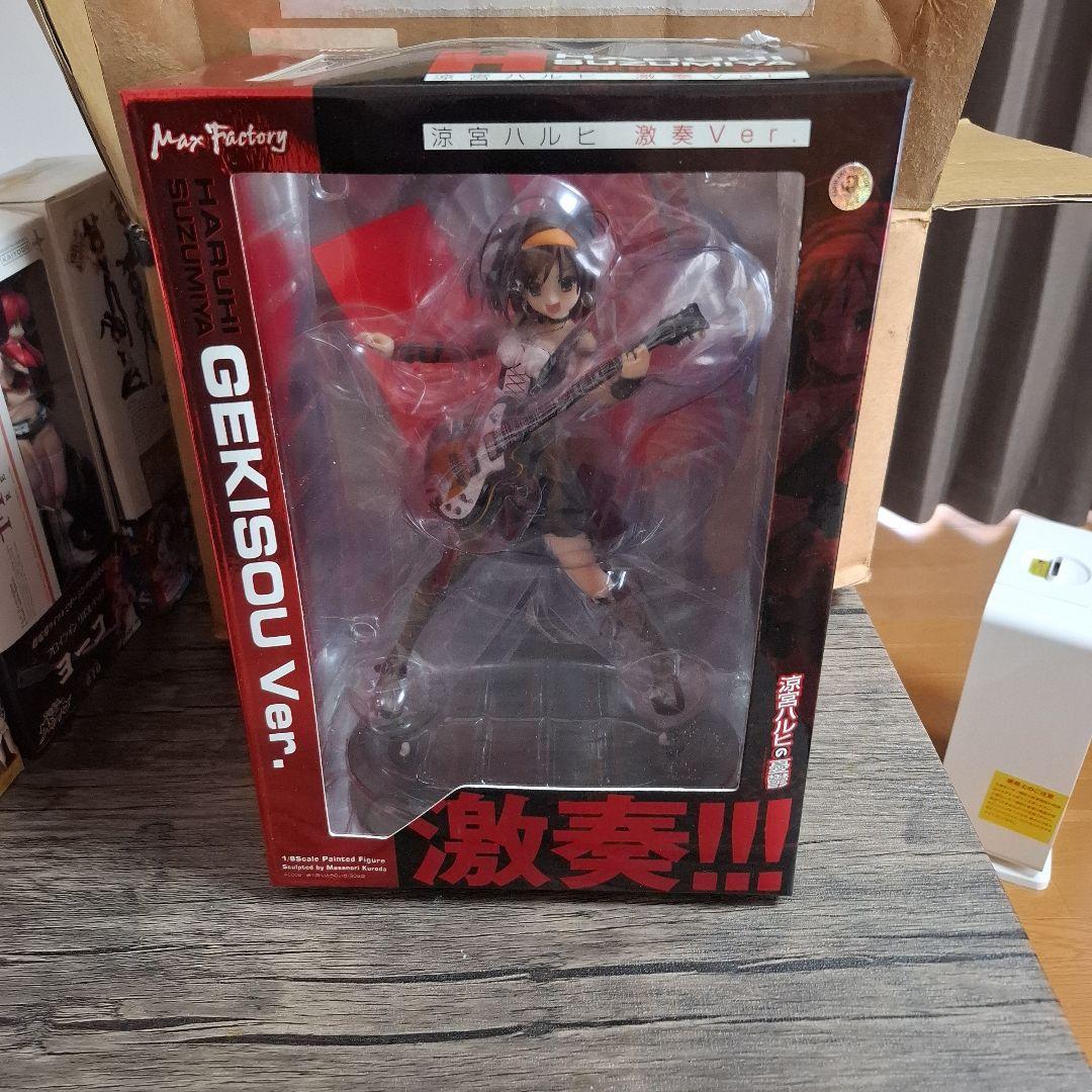 涼宮ハルヒ 激奏Ver. フィギュア ギター付き