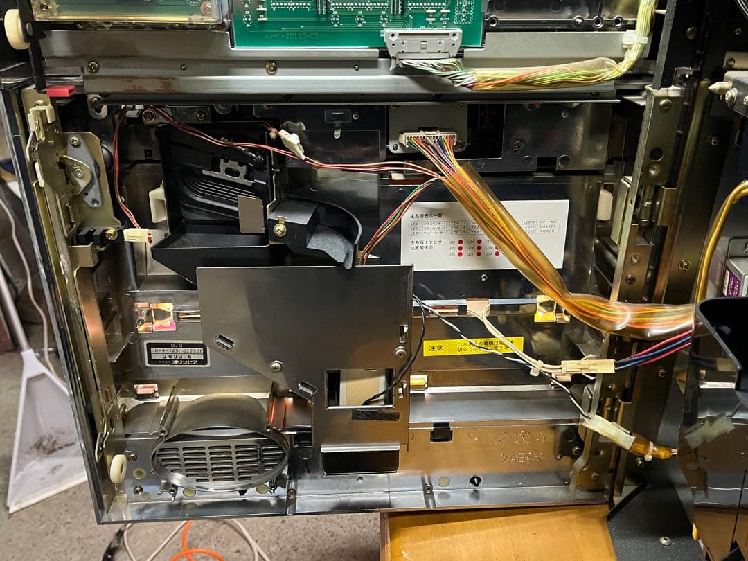 パチスロ実機 ルパン三世 the 3rd 銭形 不二子 コイン不要機 鍵付き