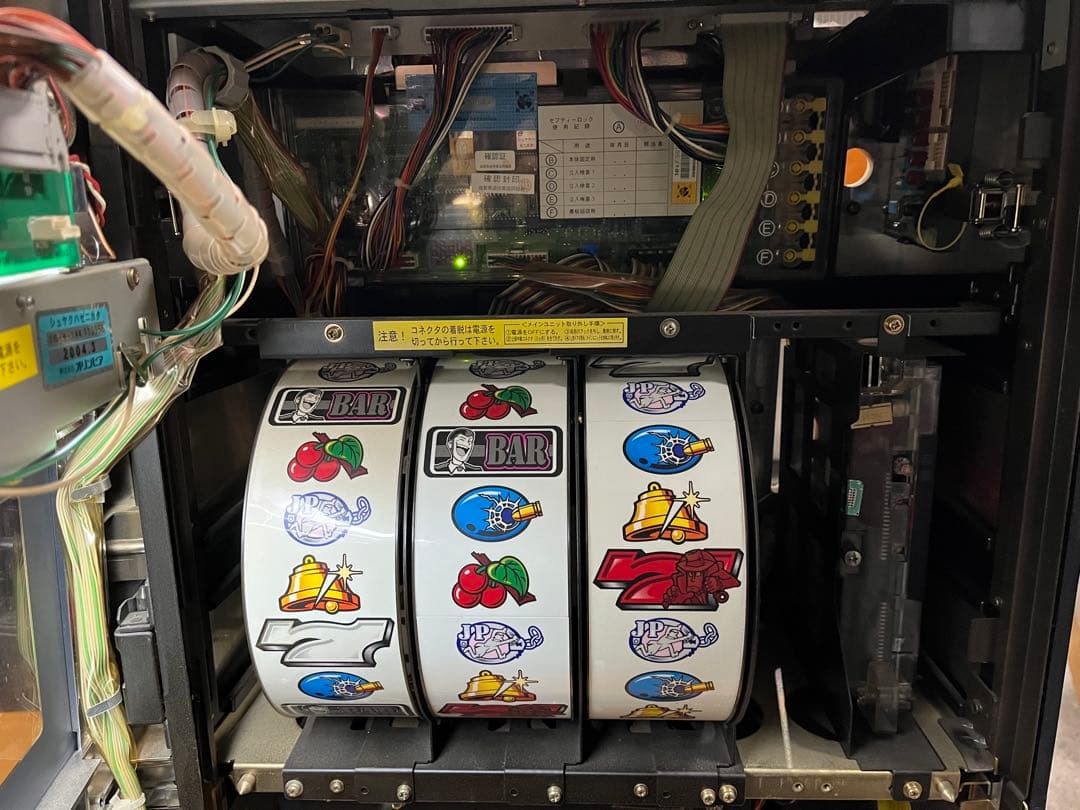 パチスロ実機 ルパン三世 the 3rd 銭形 不二子 コイン不要機 鍵付き