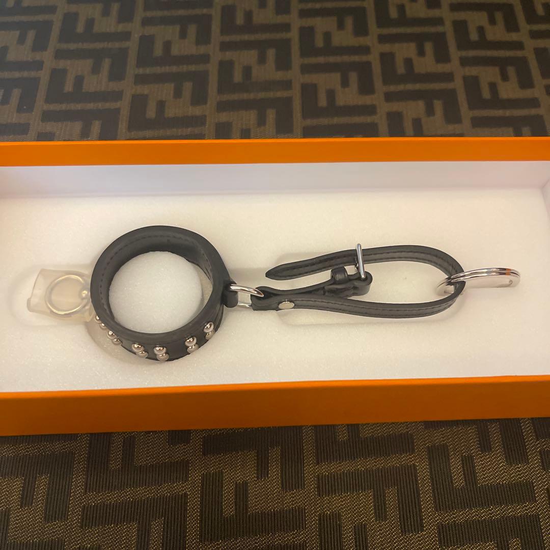 HERMES ブラックレザー キーホルダー