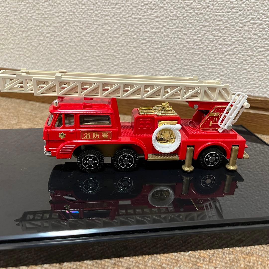 ヨネザワ ダイヤペット ハシゴ消防車 三菱ふそう T-83 1/60 - メルカリ