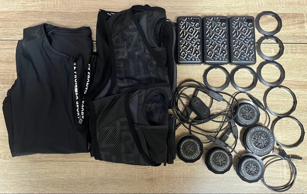 アイズフロンティアインナーベスト×2デバイス×1バッテリー×3インナーウェア×1