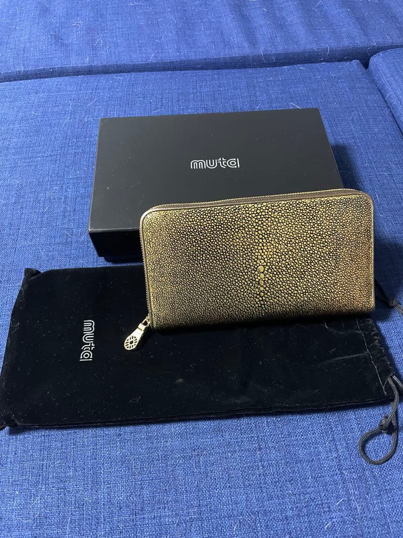 ムータマリン　長財布　金色