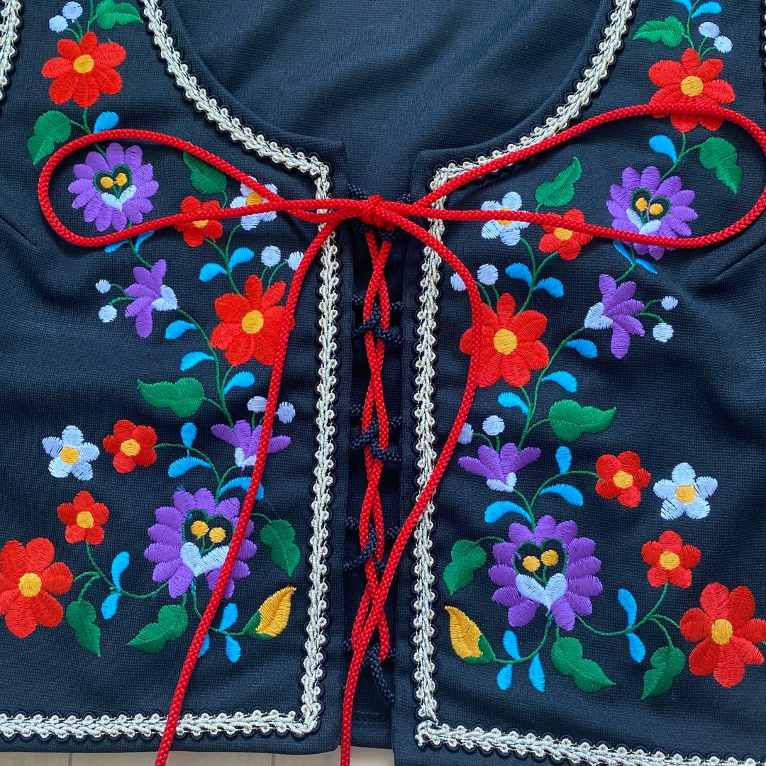 フォークダンス 衣装 ベスト 刺繍 花刺繍 - メルカリ