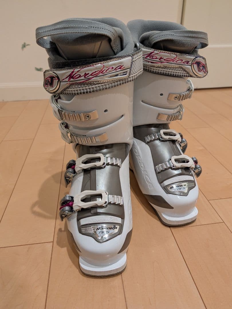 Nordica NFS スキー用ブーツ 女性用25.0〜25.5 美品