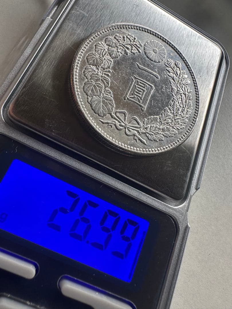 【本物保証】　極美品　一圓銀貨　明治38年銘　26.99g