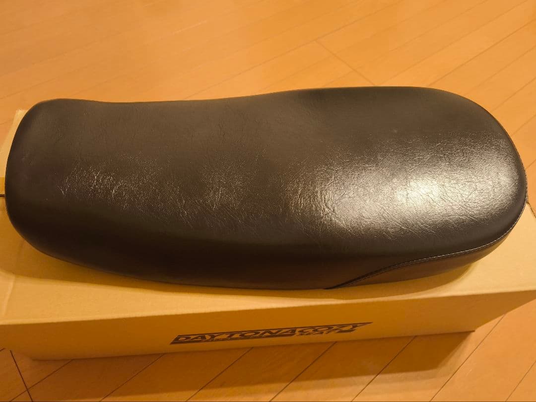 SR400 デイトナ　COZYシート　ショートロー Webike | DAYTONA デイトナ コージーシート (COZYシート) 【COMP