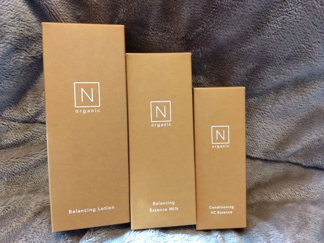 Norganic Basic バランシングローション、ミルク、 VCエッセンス