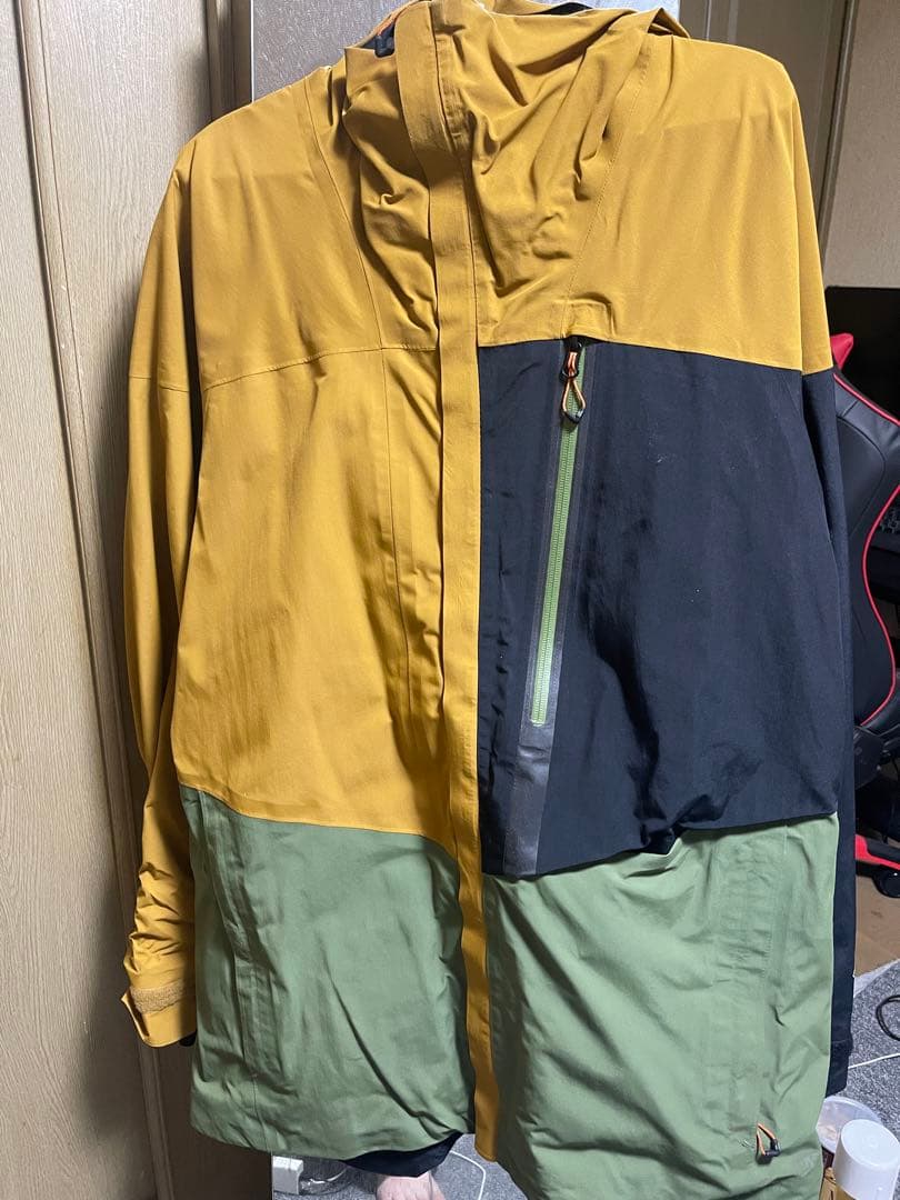 686 ゴアテックス　スノボウェア　Ｌサイズ　ムラサキ購入正規品