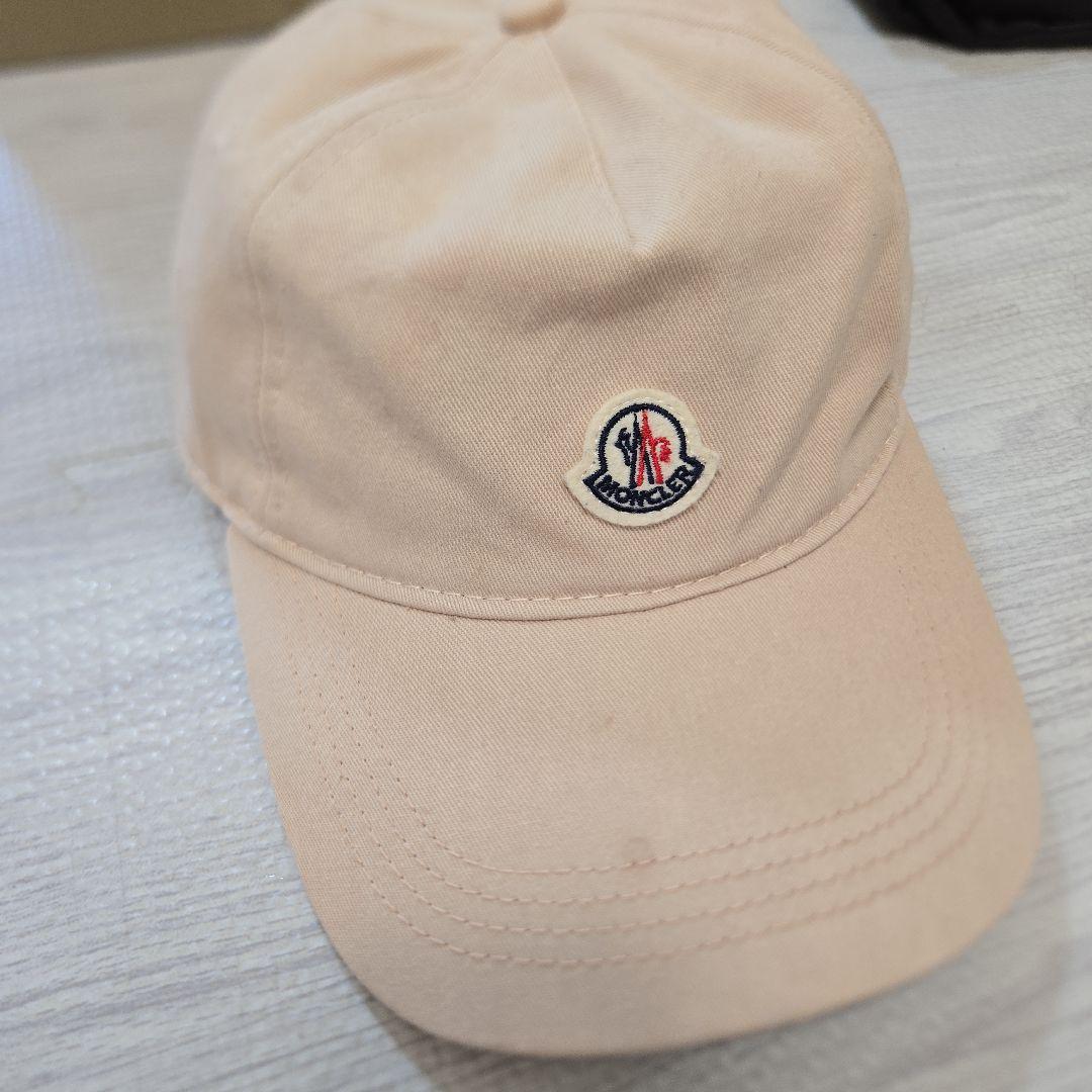 モンクレール　くすみピンク　キャップ