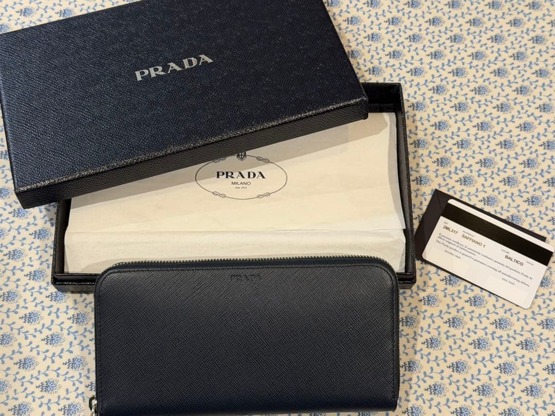 【笑顔】PRADA 長財布