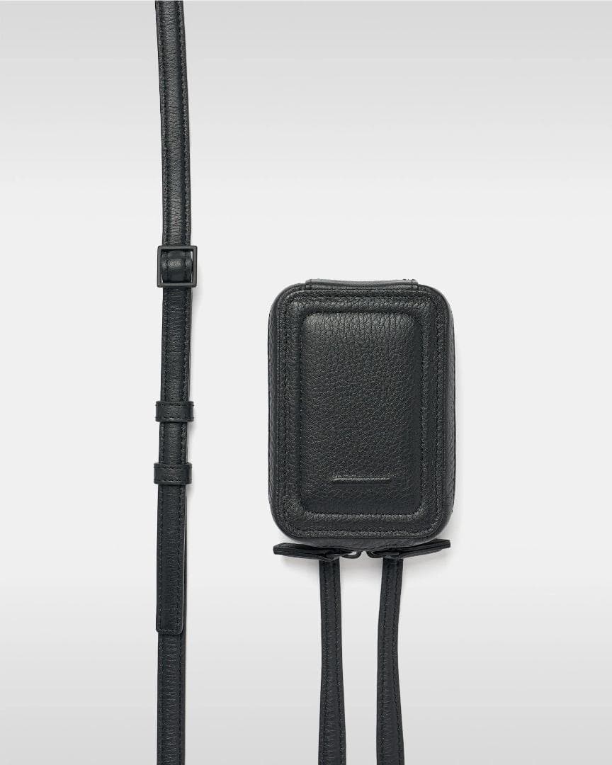 objects.io MagSafe マイクロバッグ